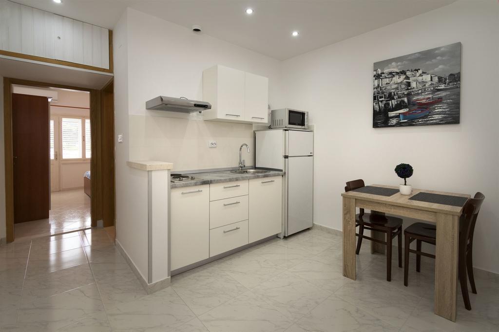 Apartment Mery Повля Екстериор снимка