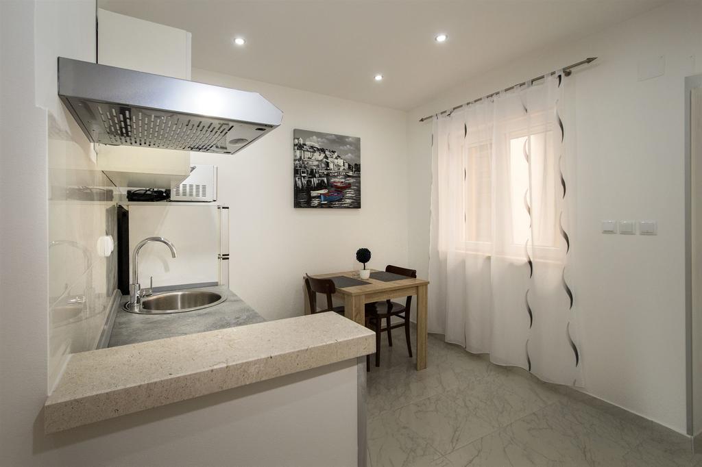 Apartment Mery Повля Екстериор снимка