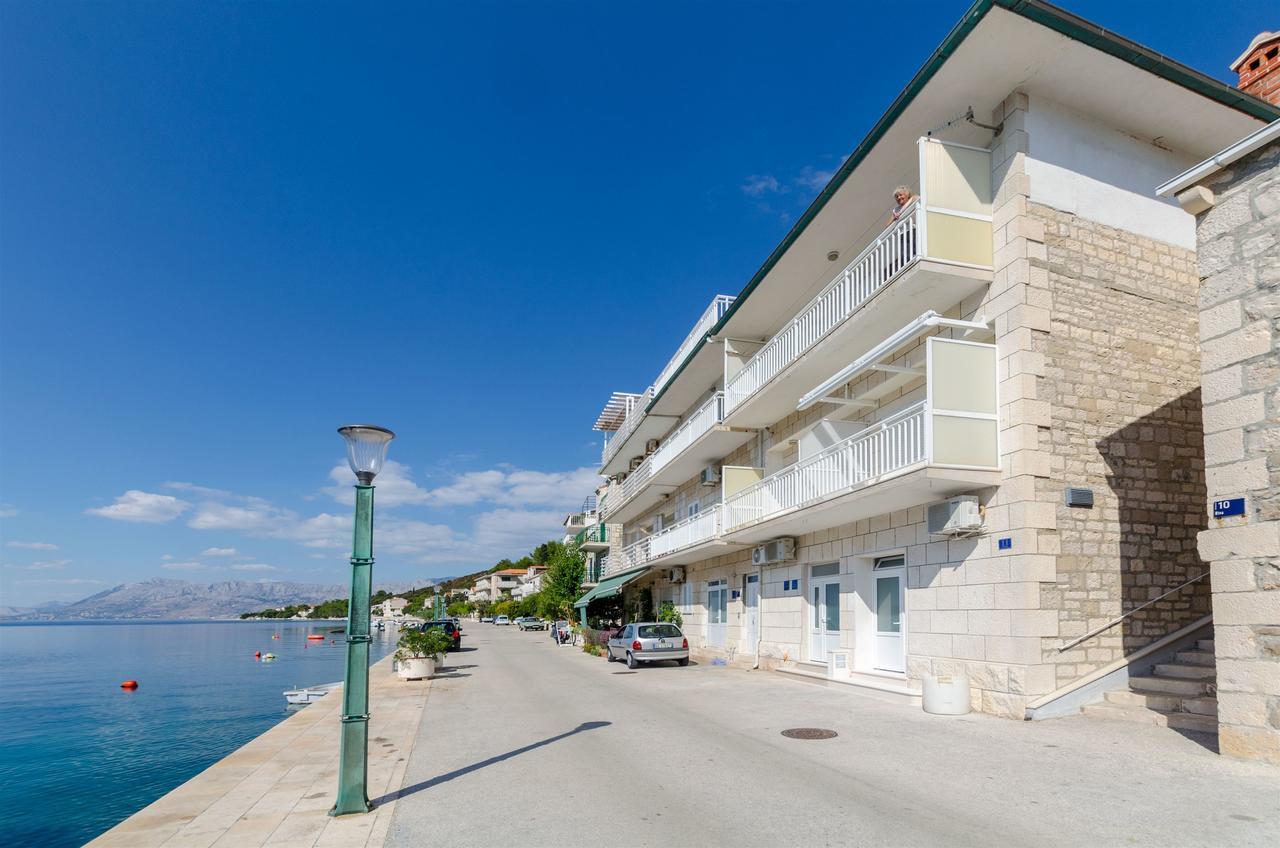 Apartment Mery Повля Екстериор снимка
